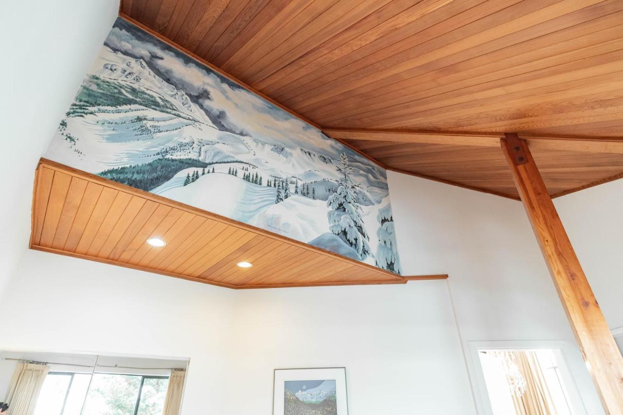 Villa Rainbow By Outpost Whistler Extérieur photo