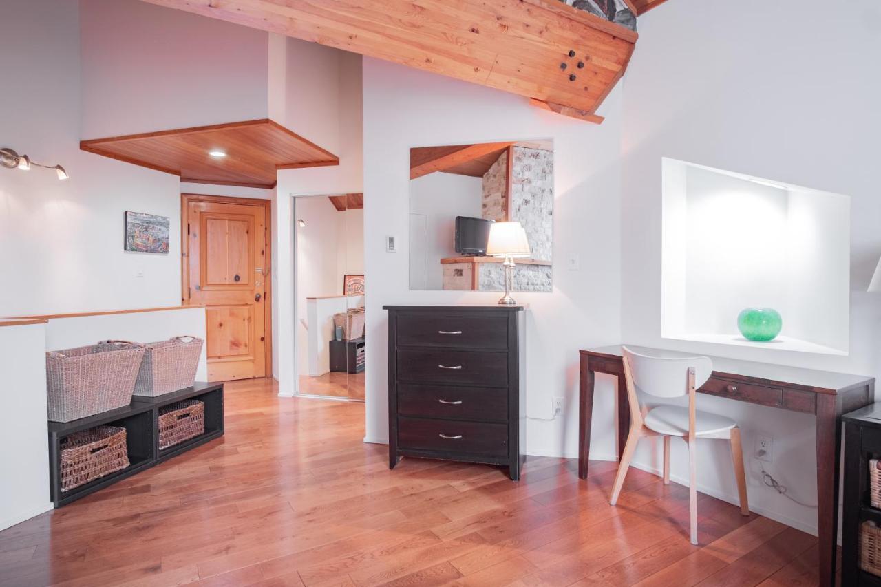 Villa Rainbow By Outpost Whistler Extérieur photo