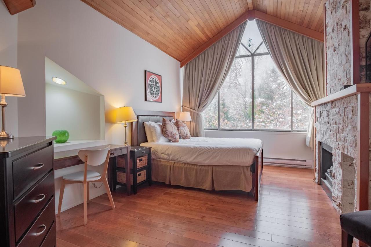 Villa Rainbow By Outpost Whistler Extérieur photo